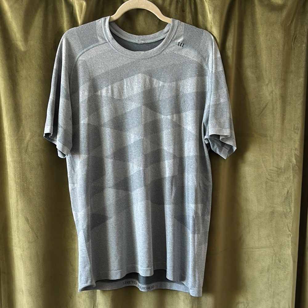Lululemon Athletica light blue Short Sleeve Tee XL